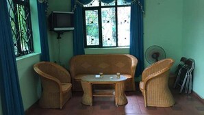 Unclassified image, 3 of 84, button - Quan Hoa Hotel (Hanoi)