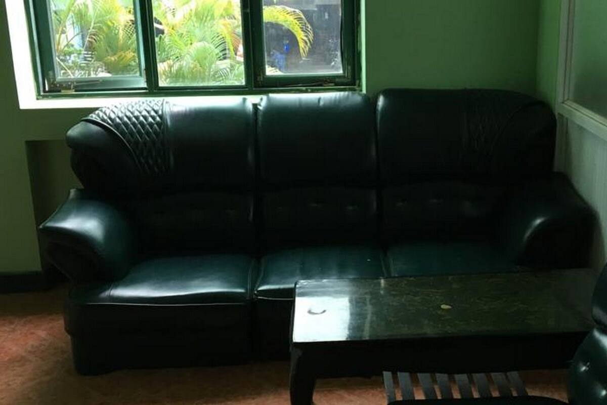 Minibar, desk, WiFi (free)