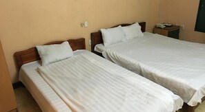 Minibar, desk, free WiFi - Quan Hoa Hotel (Hanoi)