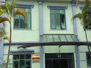 Exterior - Quan Hoa Hotel (Hanoi)