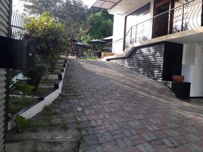 Entrée de l’hébergement