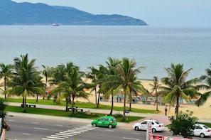 On the beach - Nhat Minh Hotel and Apartment (Da Nang)