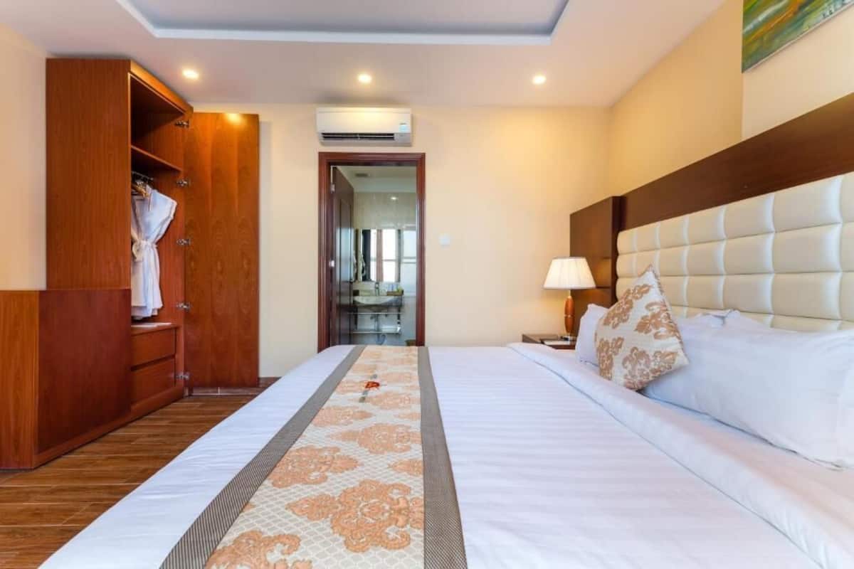 Habitación Deluxe doble, vistas a la ciudad | 1 dormitorio, ropa de cama de alta calidad, colchones viscoelásticos