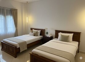 Escritorio, wifi gratis y ropa de cama 