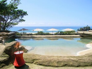 Outdoor pool - Sugar Beach Resort (Elysium)