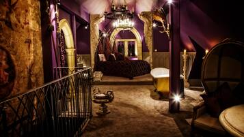 Executive Suite | Egyptian cotton sheets, premium bedding, memory-foam beds