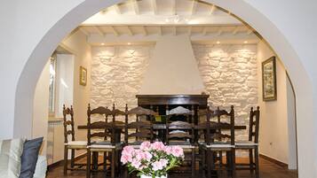 Villa, 5 Bedrooms | Living room