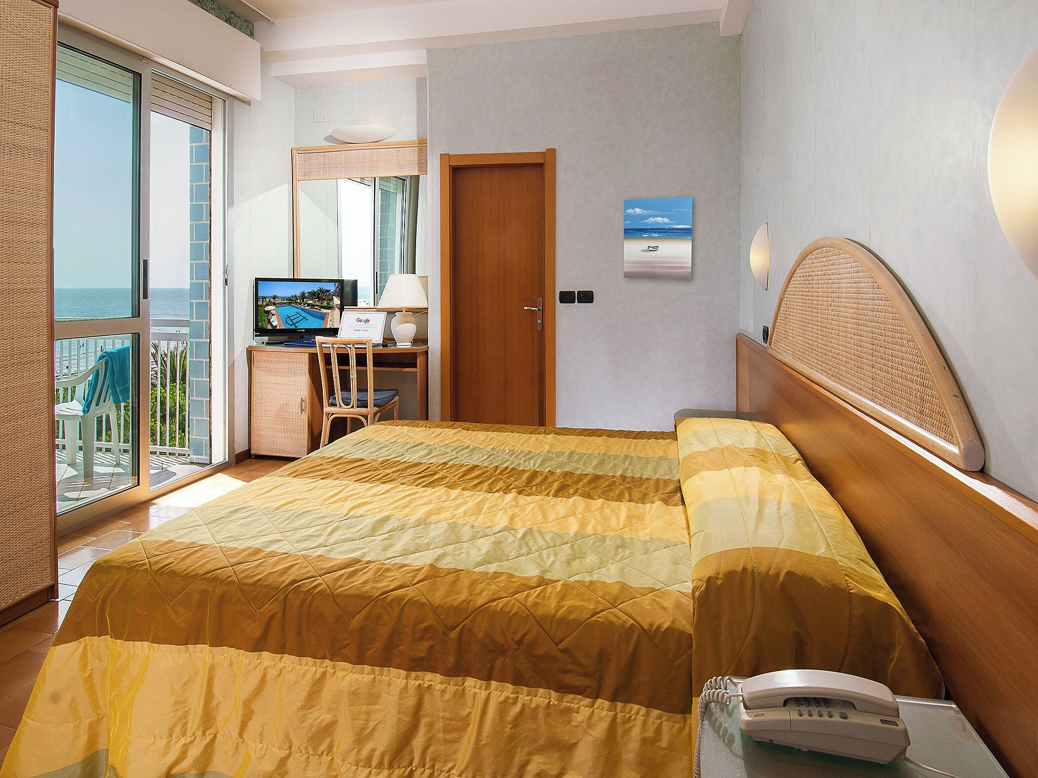Habitación superior, balcón, vista a la playa | Sábanas de algodón egipcio, ropa de cama de alta calidad y edredón 