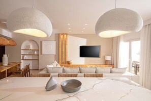Deluxe Suite | Living area | Smart TV - Elèa Concept Hotel & Suites (Hersonissos)