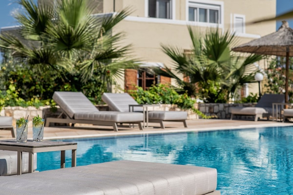 Seasonal outdoor pool, sun loungers
