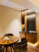 Executive Double Room | Down comforters, in-room safe, desk, laptop workspace