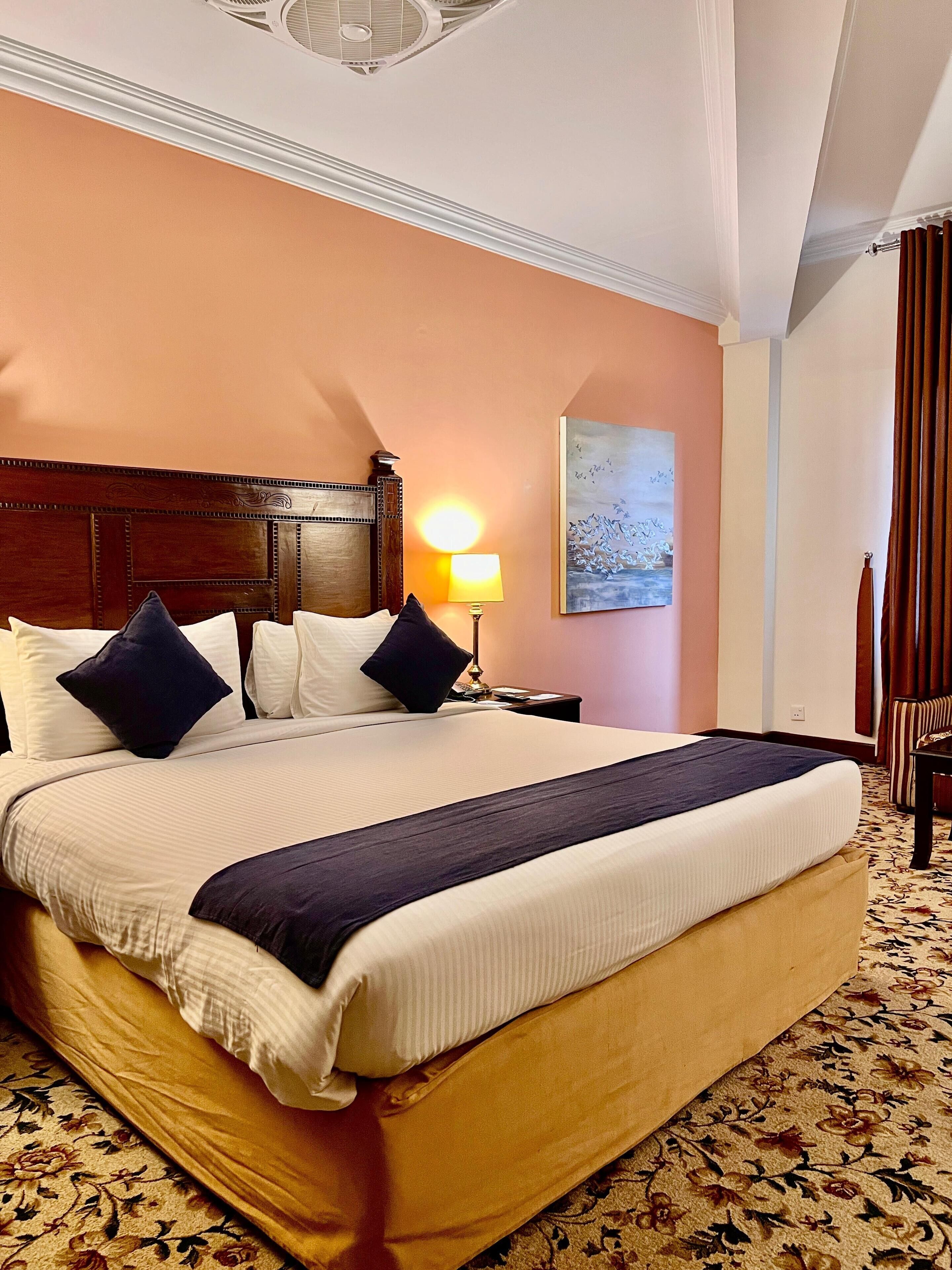 Couette en duvet d'oie, coffres-forts dans les chambres, bureau