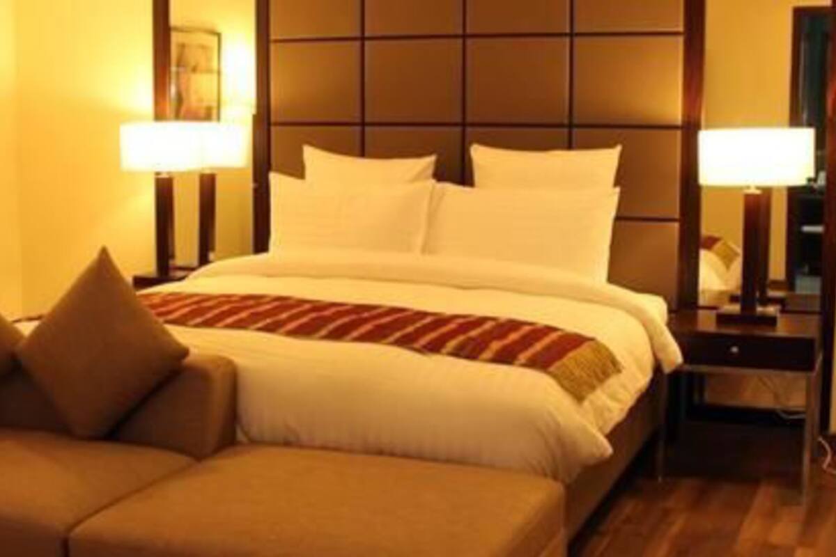 Duplex Suite | Minibar, caja de seguridad en la habitación y escritorio