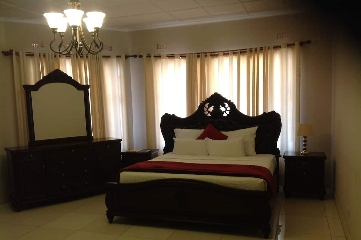 Deluxe Room, 1 King Bed