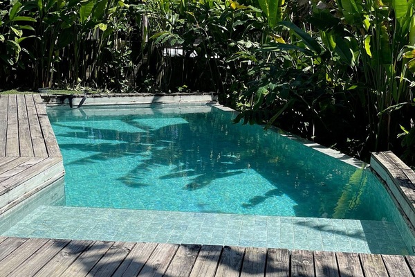 Outdoor pool, open 9:00 AM to 9:30 PM, sun loungers