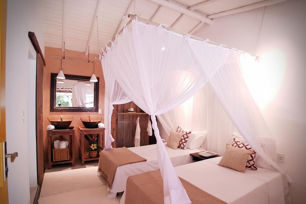 Standard Double or Twin Room | Minibar, individually decorated, individually furnished