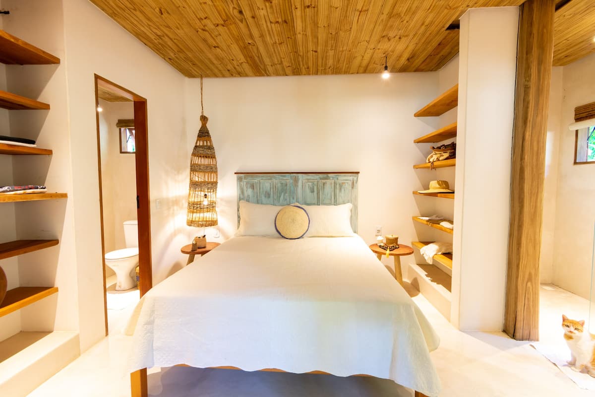 Suite (Chalet) | Minibar, individually decorated, individually furnished