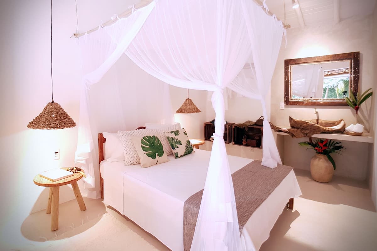 Standard Double Room | Minibar, individually decorated, individually furnished