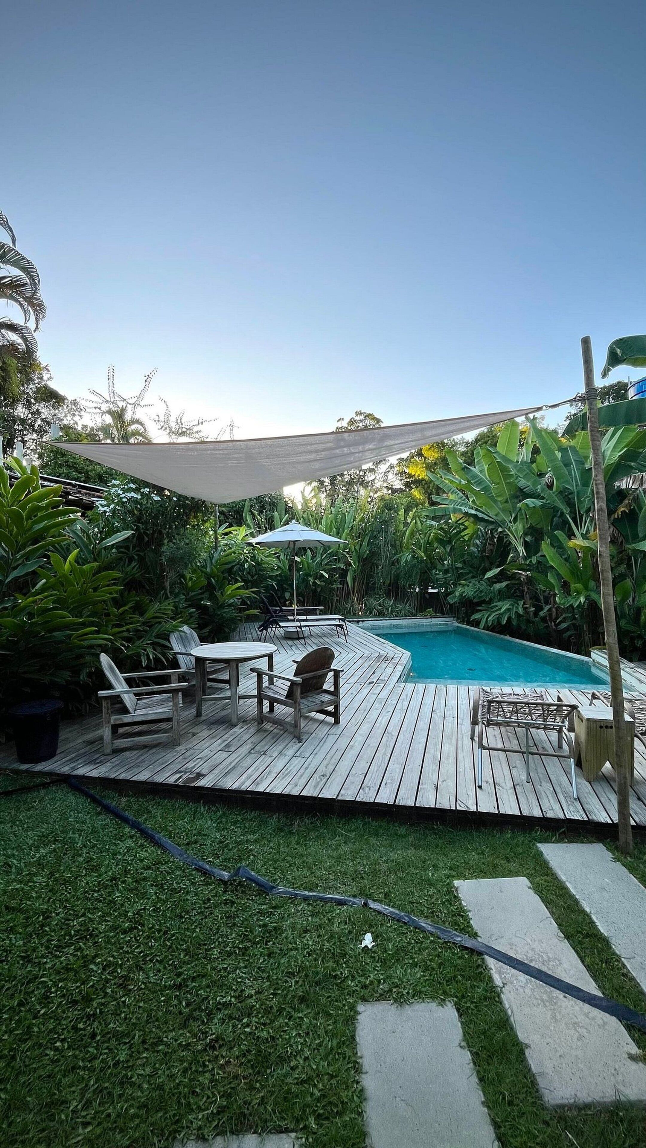 Una piscina al aire libre (de 09:00 a 21:30), tumbonas