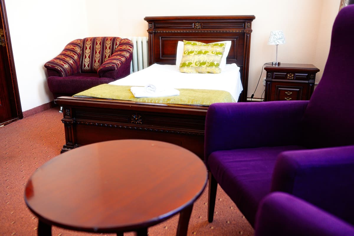 Comfort Single Room | Minibar, desk, blackout drapes, soundproofing