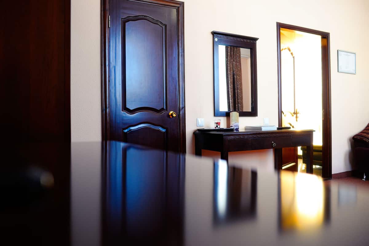 Standard Twin Room | Minibar, desk, blackout drapes, soundproofing