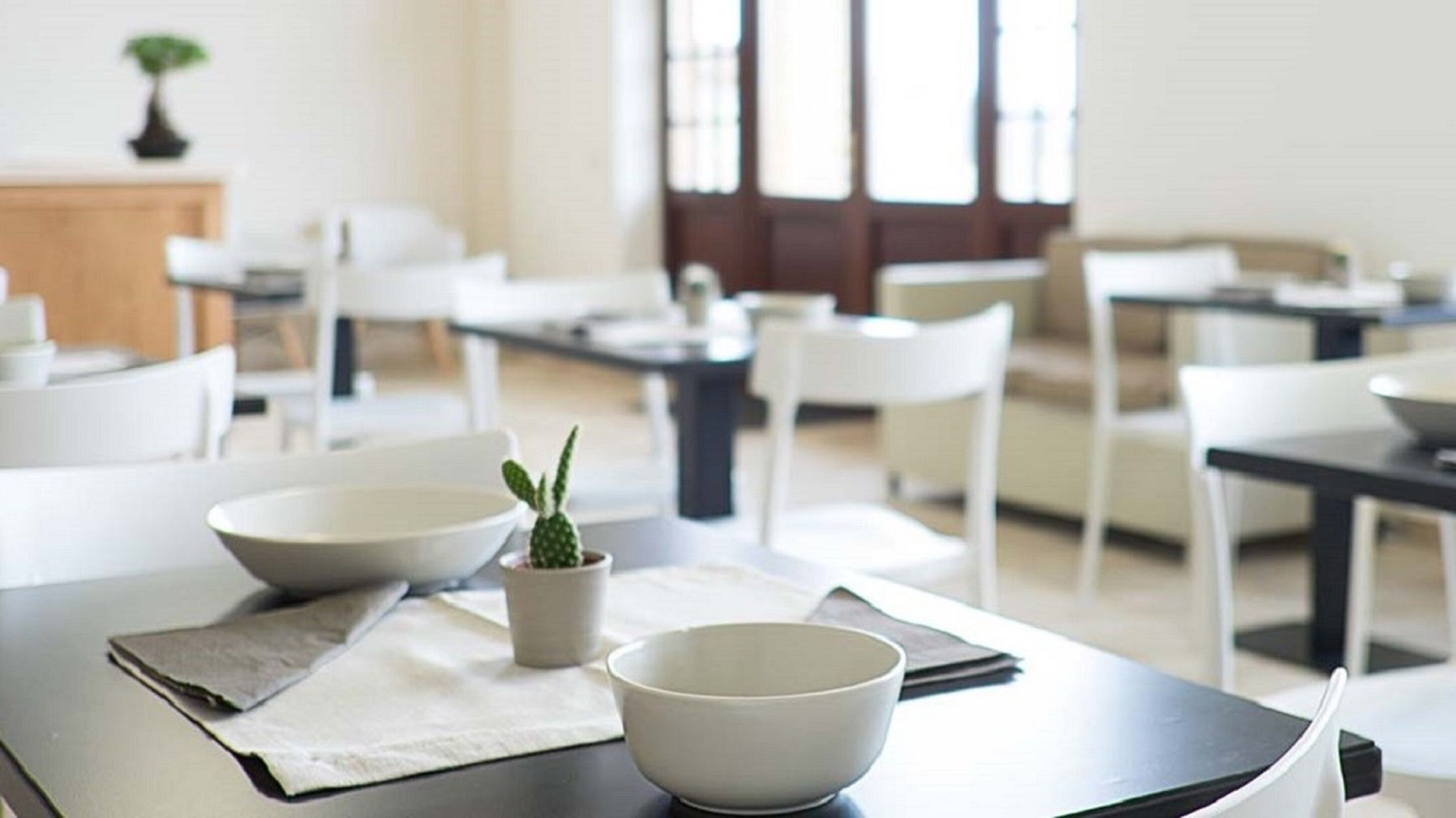 Desayuno buffet (EUR 7 por persona) 