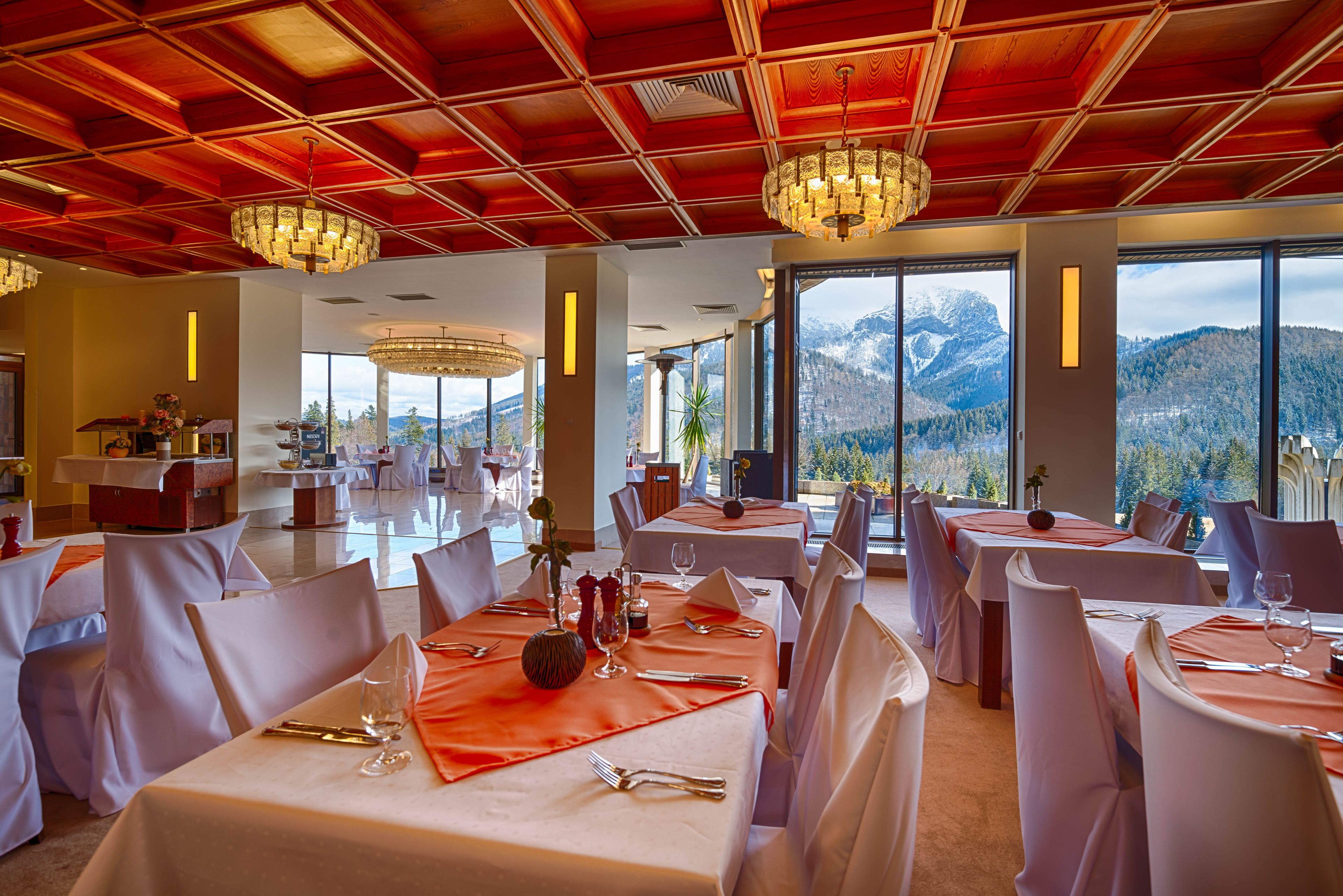 free buffet breakfast