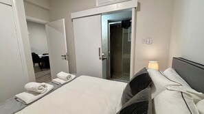 City-Apartment, 1 Schlafzimmer, Nichtraucher, Stadtblick | 1 Schlafzimmer, individuell dekoriert, individuell eingerichtet
