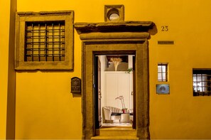 Property entrance - Palazzo Medusa (Rome)
