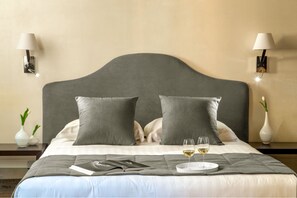 Deluxe Double Room | 1 bedroom, premium bedding, minibar, in-room safe