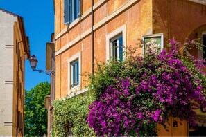 Exterior - Palazzo Medusa (Rome)