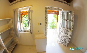 Minibar, coffres-forts dans les chambres, Wi-Fi gratuit, draps fournis