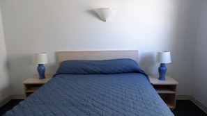 3 Room Efficiency Breezeway, 1 Queen, 2 Doubles, and 1 Sofabed | 1 bedroom, soundproofing, iron/ironing board, free WiFi