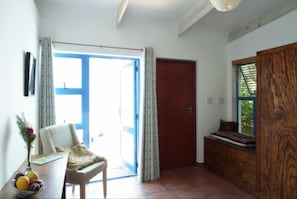 Twin Room, 1 Double Bed, Non Smoking | Living area