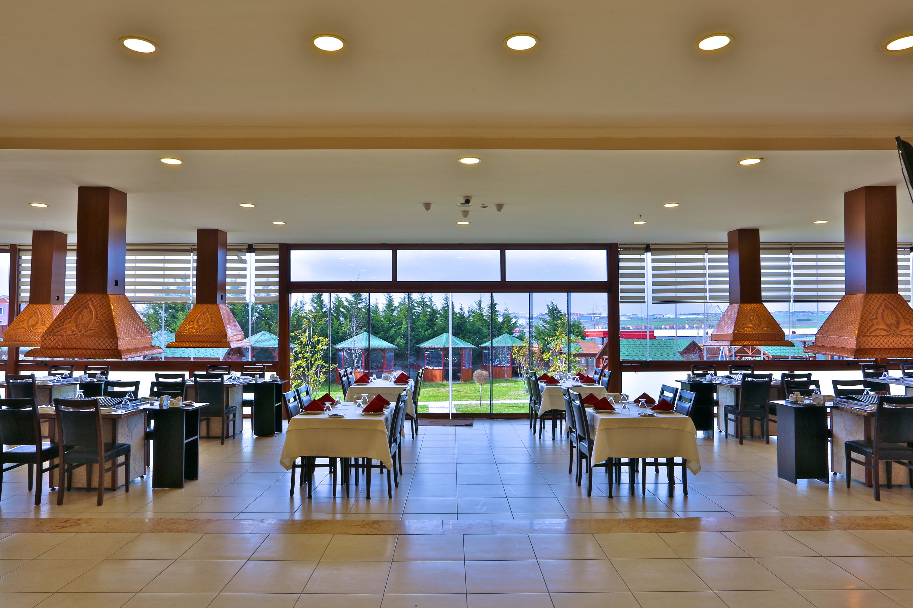 2 restaurants servant le petit déjeuner