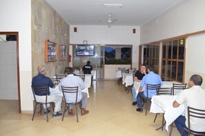 Esmorzar diari d'estil bufet gratuït