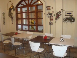 Breakfast, lunch and dinner served - Hotel Villa Manzanares (Aguascalientes)