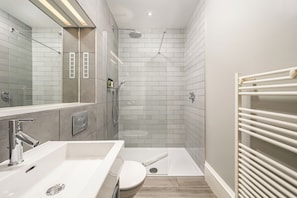 Classic Apartment, 1 Bedroom | Bathroom