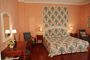 Minibar, Zimmersafe, Babybetten, Zustellbetten