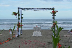 Outdoor wedding area - La Diosa Nature Lodge (Cahuita)