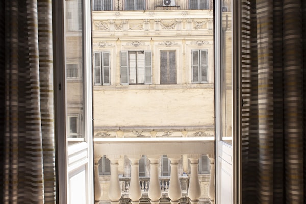 Deluxe Double Room (Gold)