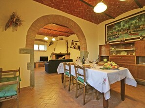 Apartment, 2 Bedrooms | Living room