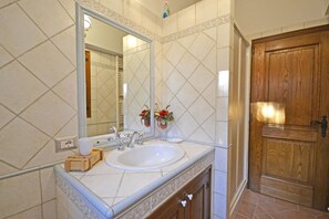 อพาร์ทเมนท์, 2 ห้องนอน | ห้องน้ำ | ฝักบัว, ไดร์เป่าผม, โถสุขภัณฑ์แบบบิเดท์, ผ้าเช็ดตัว