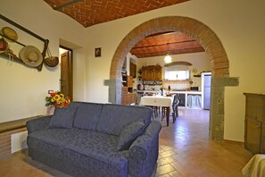 Apartment, 2 Bedrooms | In-room dining - Appartamento Luna (Cortona)