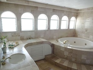 Bathroom - Hotel Villavera (Acapulco)