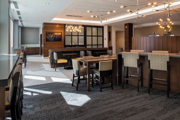Lobby lounge