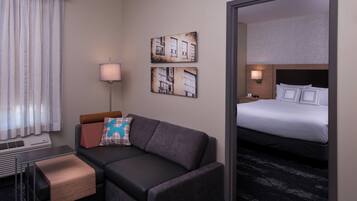 Suite, 1 chambre | Coin séjour