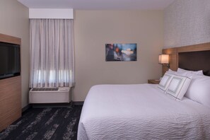 Suite, 1 Bedroom | Desk, laptop workspace, blackout drapes, iron/ironing board - TownePlace Suites by Marriott Saskatoon (Saskatoon)