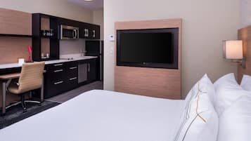 Studio, 1 giường cỡ king và sofa giường, không hút thuốc | Bàn, khu vực làm việc phù hợp cho laptop, màn/rèm cản sáng