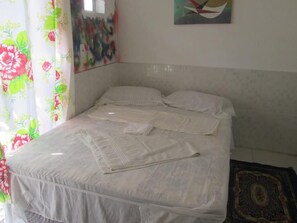 Standard Double Room | Blackout curtains - Kama Kama Guest House (Búzios)